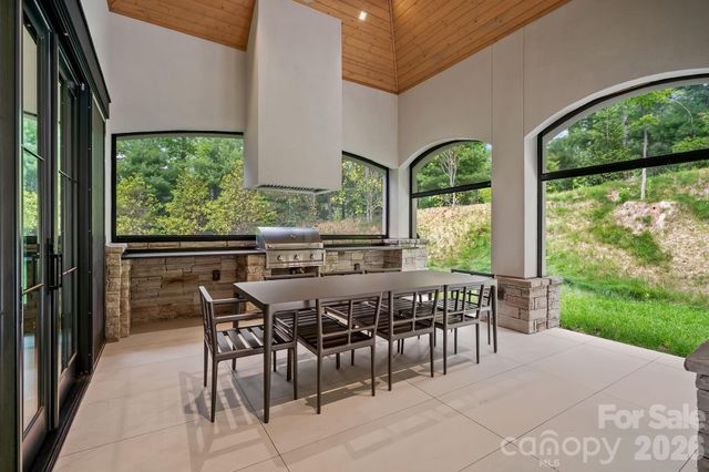 504 Hollow Trail, Asheville, NC 28803