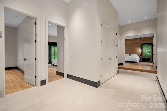 504 Hollow Trail, Asheville, NC 28803
