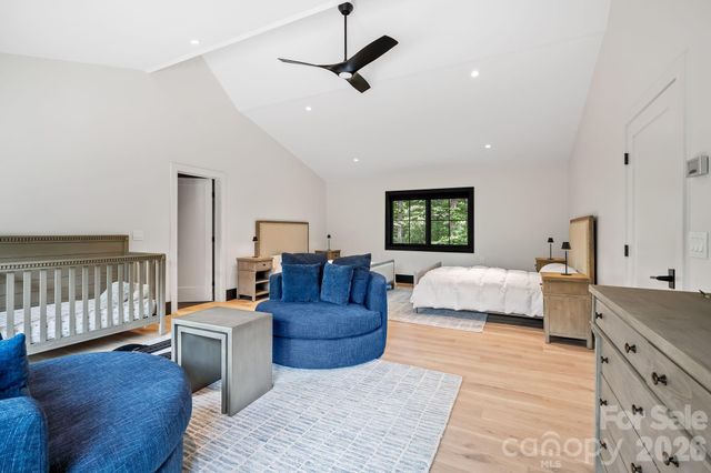 504 Hollow Trail, Asheville, NC 28803