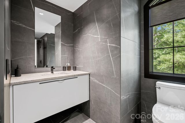 504 Hollow Trail, Asheville, NC 28803