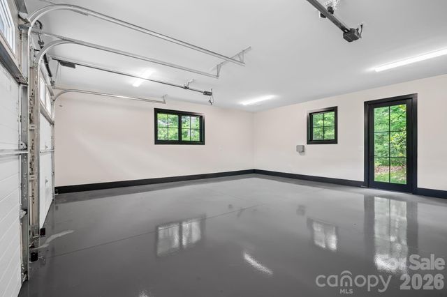 504 Hollow Trail, Asheville, NC 28803