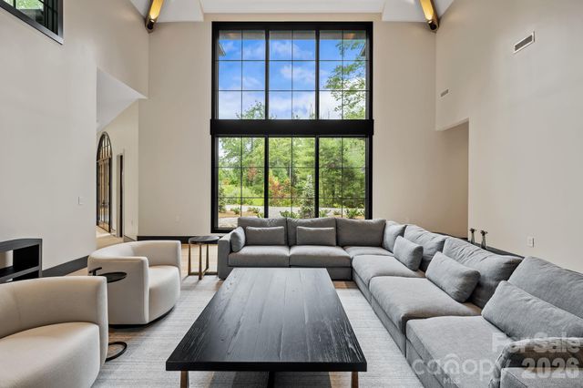 504 Hollow Trail, Asheville, NC 28803