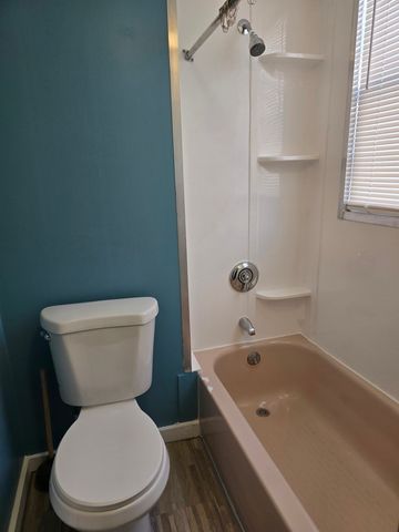 208 Pine St 208F, Lowell, MA 01851