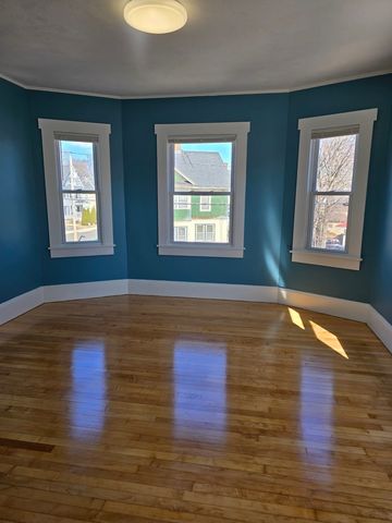 208 Pine St 208F, Lowell, MA 01851