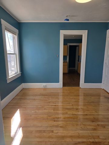 208 Pine St 208F, Lowell, MA 01851