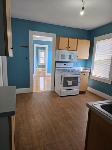 208 Pine St 208F, Lowell, MA 01851