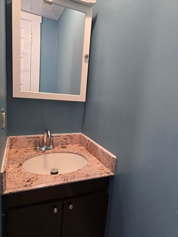 208 Pine St 208F, Lowell, MA 01851