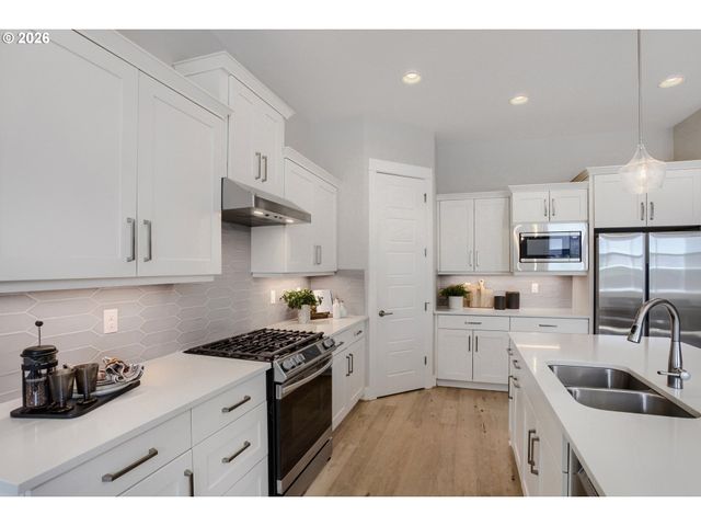 10474 Sw LUCY Ct, Portland, OR 97223