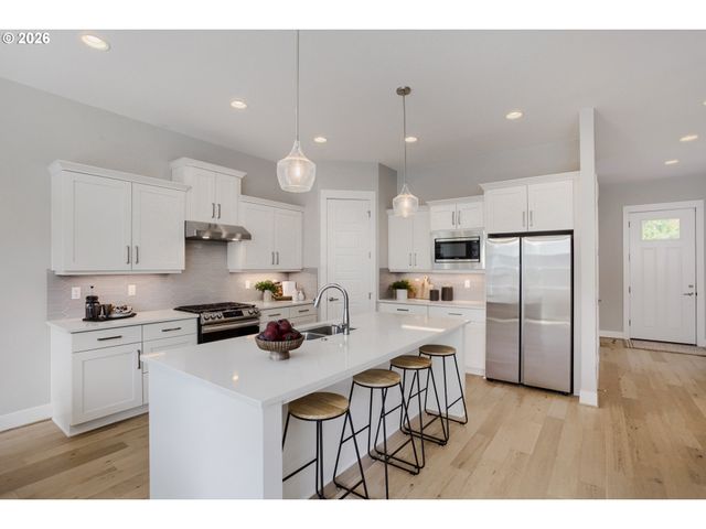 10474 Sw LUCY Ct, Portland, OR 97223
