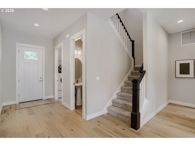 10474 Sw LUCY Ct, Portland, OR 97223