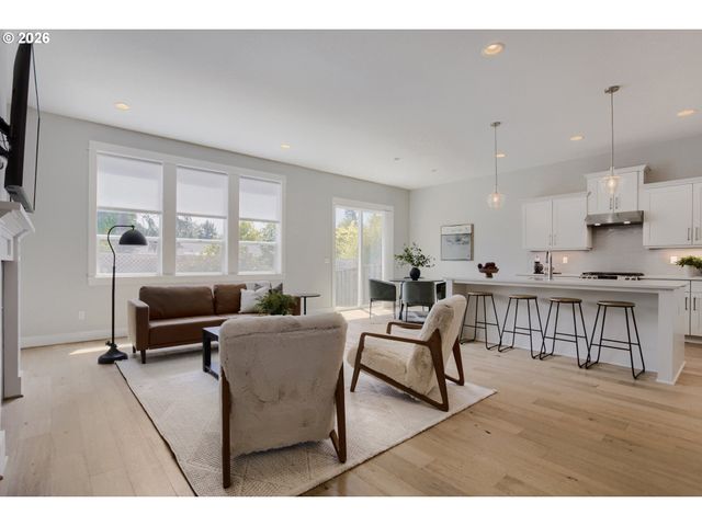 10474 Sw LUCY Ct, Portland, OR 97223