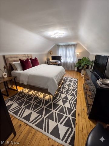 6711 Farnsworth Drive, Parma, OH 44129