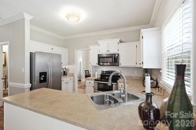 13315 Kintyre Court, Matthews, NC 28105