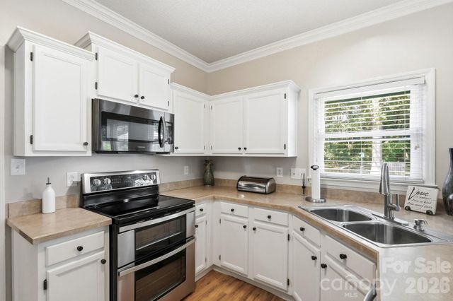 13315 Kintyre Court, Matthews, NC 28105