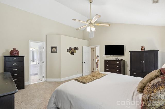 13315 Kintyre Court, Matthews, NC 28105