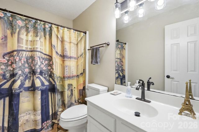 13315 Kintyre Court, Matthews, NC 28105