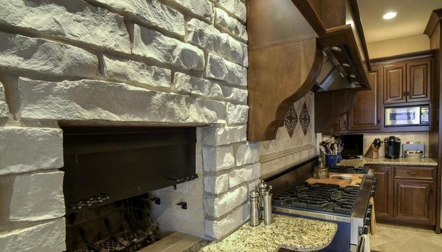 5696 SCHOOL DRIVE, Green Bay, WI 54313