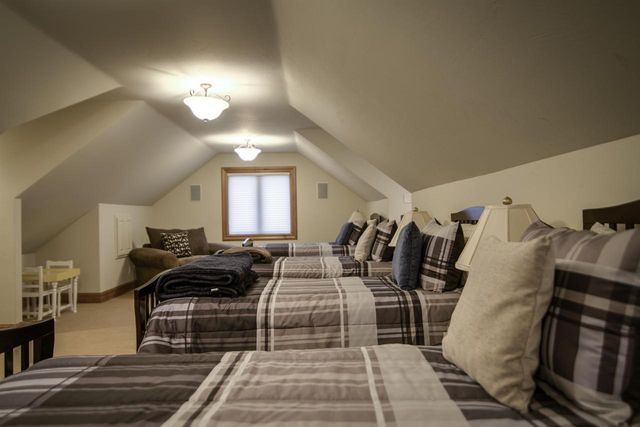 5696 SCHOOL DRIVE, Green Bay, WI 54313