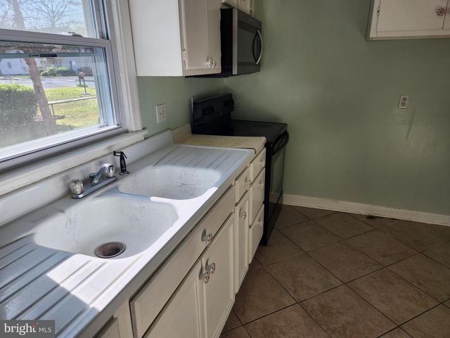 505 E COLLEGE AVE, Salisbury, MD 21804