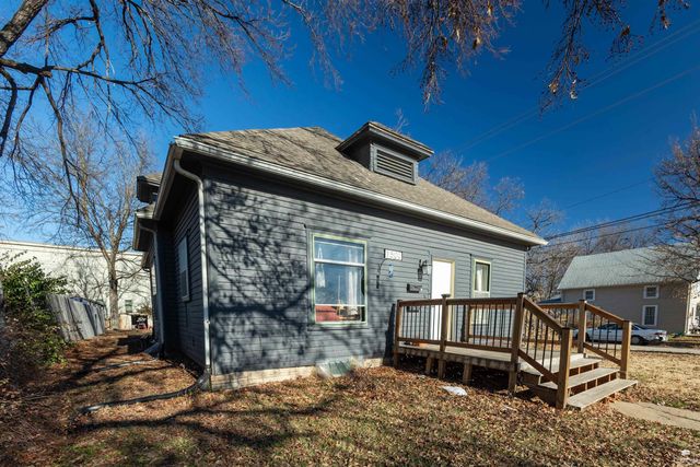 1500 Houston Street, Manhattan, KS 66502