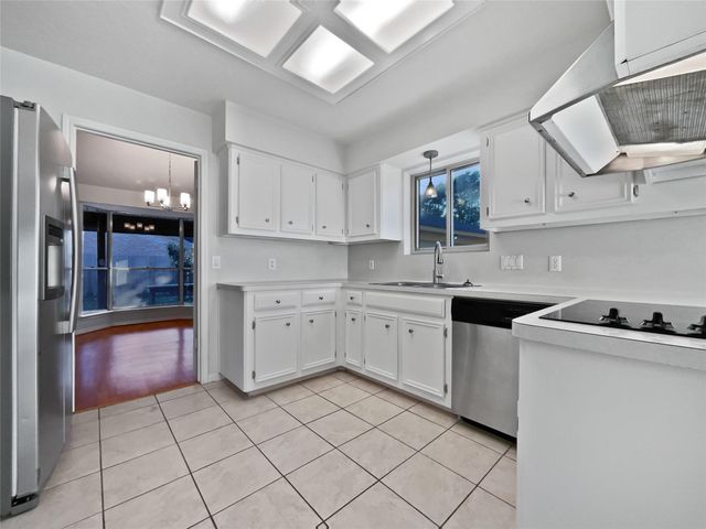 11603 Inwood Drive, Houston, TX 77077