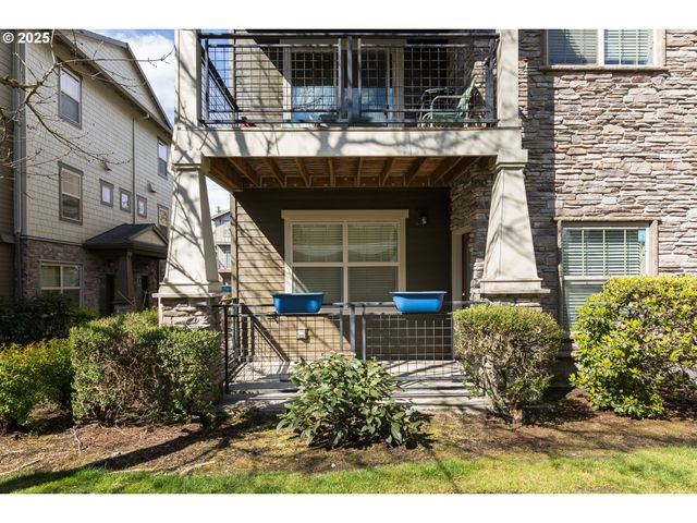 654 Ne GARSWOOD Ln, Hillsboro, OR 97006