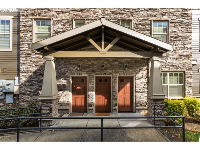 654 Ne GARSWOOD Ln, Hillsboro, OR 97006