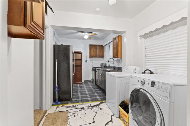 300 Locust Ave, Clairton, PA 15025