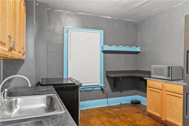 300 Locust Ave, Clairton, PA 15025