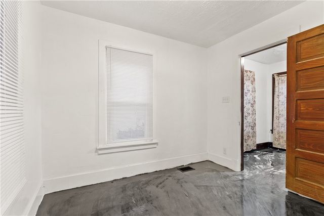 300 Locust Ave, Clairton, PA 15025