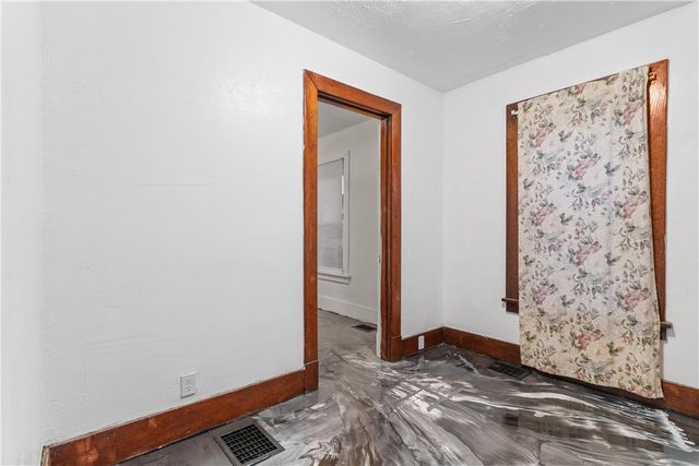 300 Locust Ave, Clairton, PA 15025