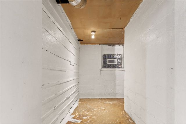 300 Locust Ave, Clairton, PA 15025