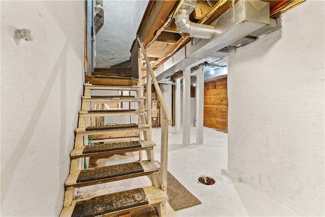 300 Locust Ave, Clairton, PA 15025