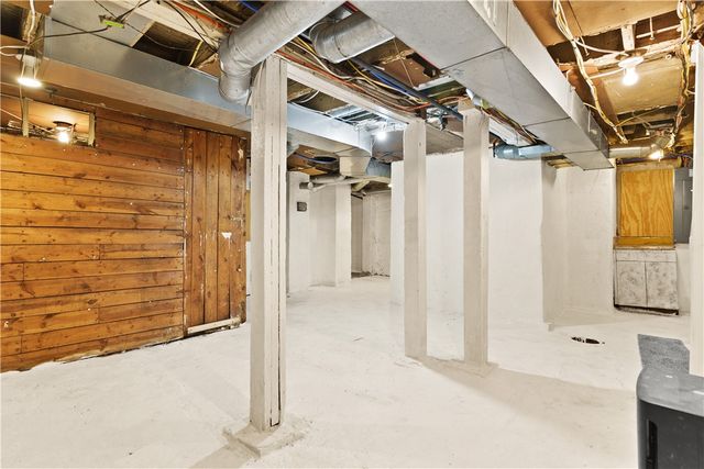 300 Locust Ave, Clairton, PA 15025