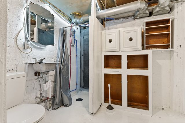 300 Locust Ave, Clairton, PA 15025