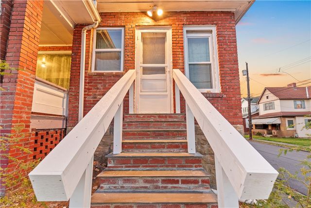 300 Locust Ave, Clairton, PA 15025