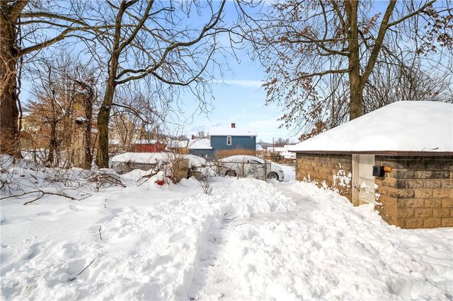 300 Locust Ave, Clairton, PA 15025