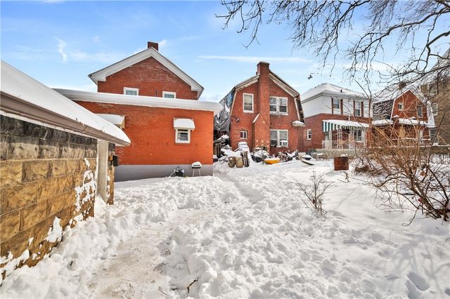 300 Locust Ave, Clairton, PA 15025