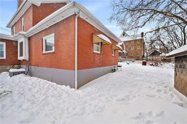 300 Locust Ave, Clairton, PA 15025