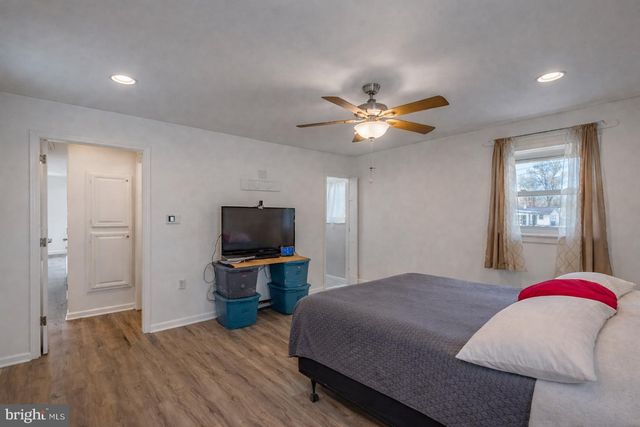 1032 EAST AVE, Penllyn, PA 19422