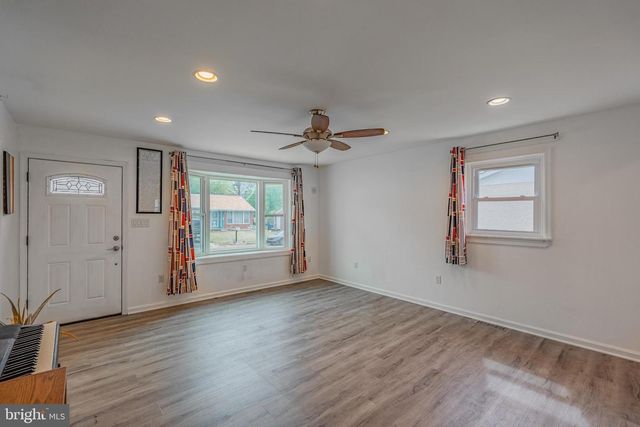 1032 EAST AVE, Penllyn, PA 19422