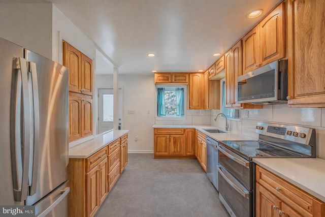 1032 EAST AVE, Penllyn, PA 19422