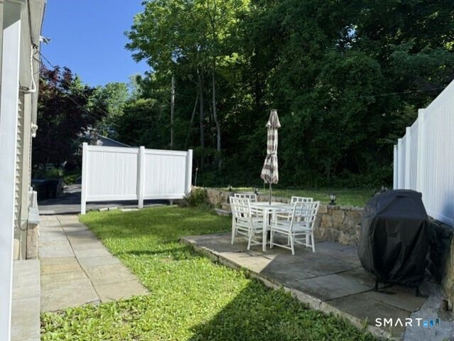 14 Bantam Road, New Fairfield, CT 06812