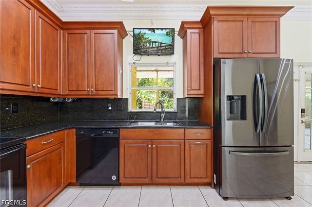4925 Skates CIR, Fort Myers, FL 33905