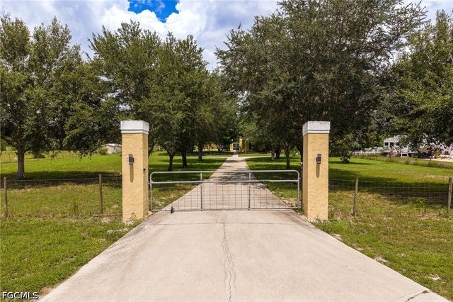 4925 Skates CIR, Fort Myers, FL 33905