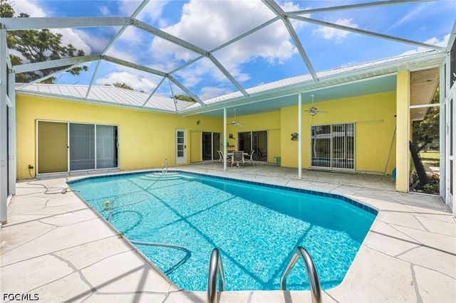 4925 Skates CIR, Fort Myers, FL 33905