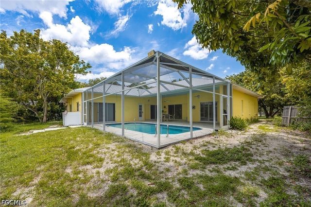 4925 Skates CIR, Fort Myers, FL 33905