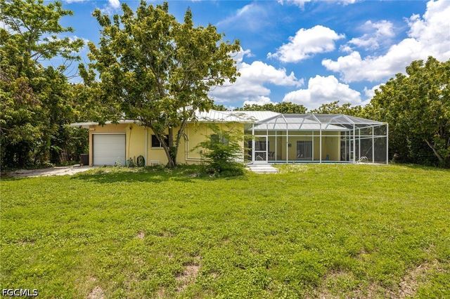 4925 Skates CIR, Fort Myers, FL 33905