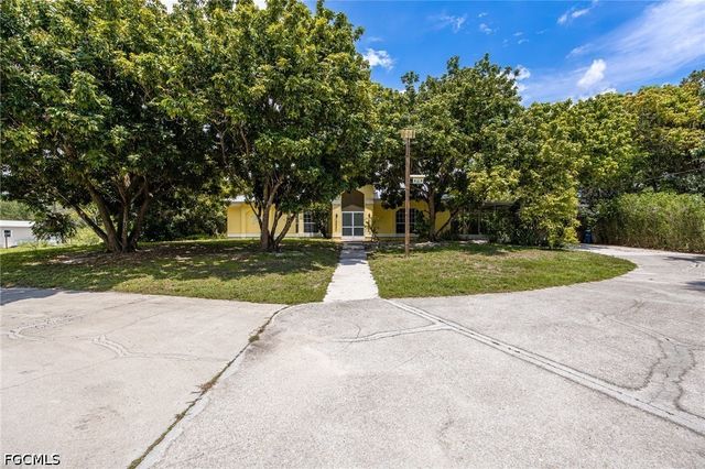 4925 Skates CIR, Fort Myers, FL 33905