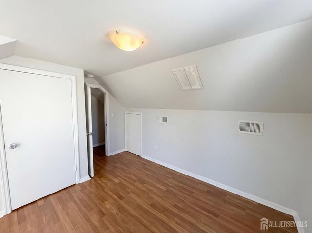 1760 Cedarwood Drive, Piscataway, NJ 08854